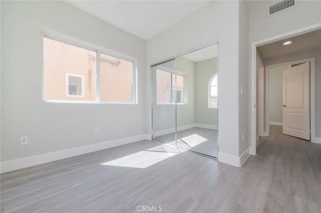 5719 Camellia Avenue 102, North Hollywood, California 91601 home-pic-23